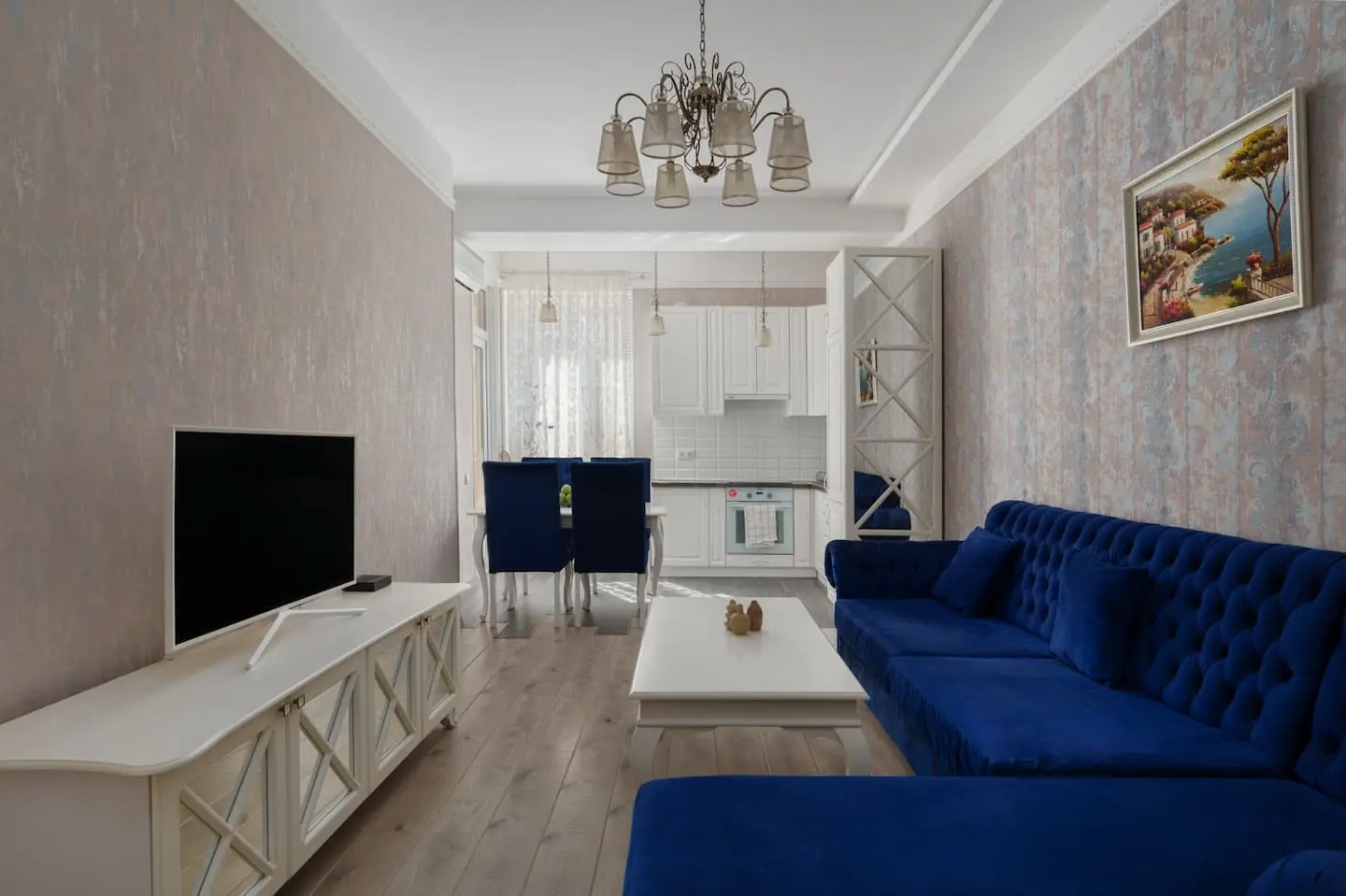 Cozy 1BR in central modern building - open view